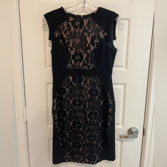 Adrianna Papell dress size 2P black and nude lace - Picture 4 of 5